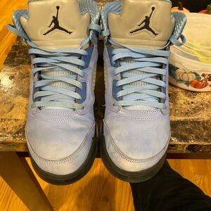 Jordan unc 5s kinda beat up but is still able to we’re